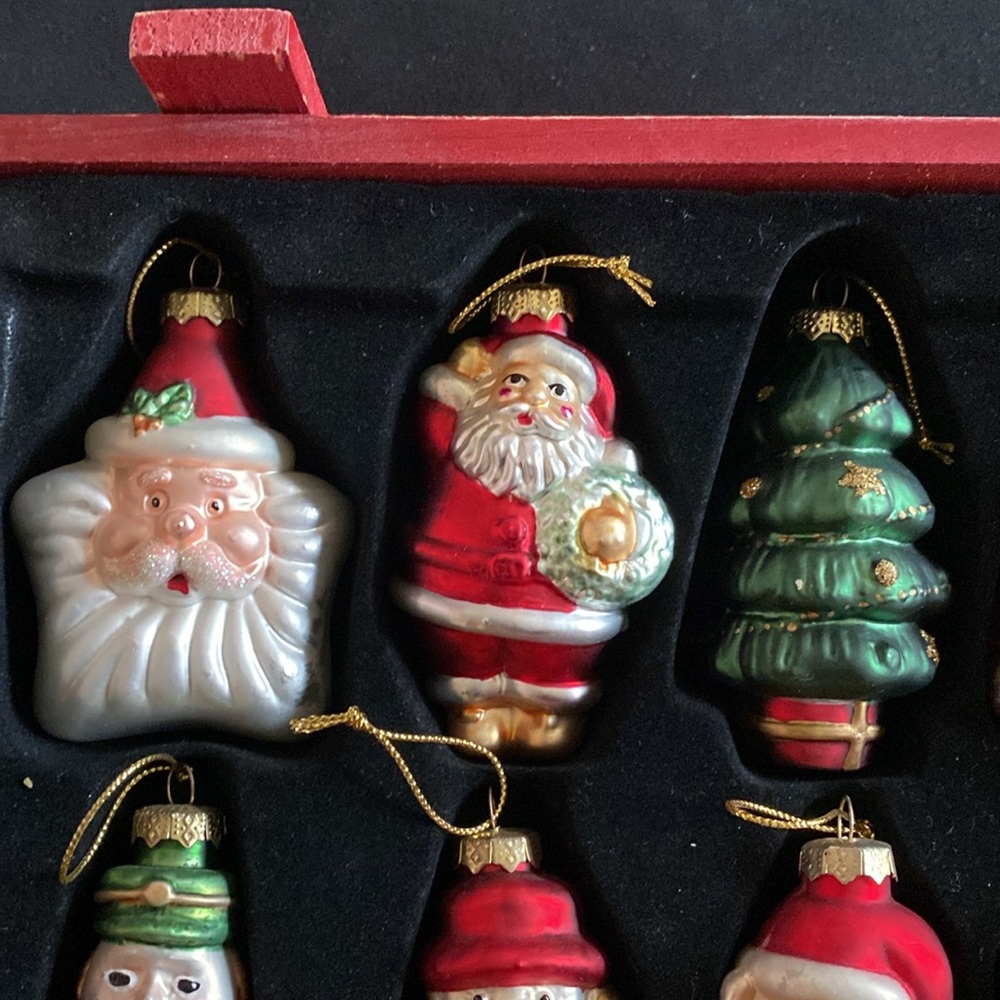 Mikasa Antique Christmas Ornament Set - Picture 2 of 9